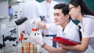 Nên chọn học chuyên ngành Dược nào để có tương lai?